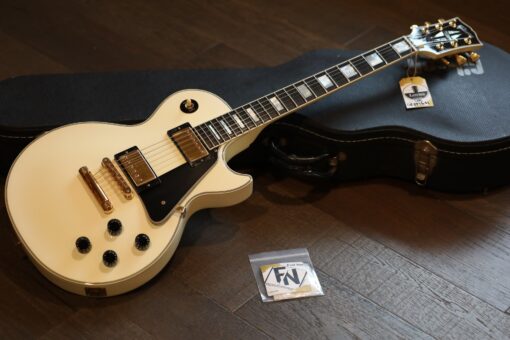 Super Clean! 2001 Gibson Les Paul Custom Single-Cut Electric Guitar Alpine White + OHSC