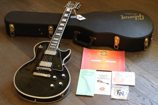Killer! 2005 Gibson 1968 Les Paul Custom Authentic Single-Cut Electric Guitar Ebony + COA OHSC