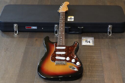 Fender John Mayer Signature Stratocaster Electric Guitar 3-Color Sunburst + Case