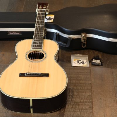Blueridge BR-371 Historic Series Natural Acoustic Parlor Guitar + Hard-Case