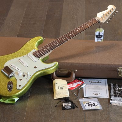 Minty! 2008 Fender Dick Dale Stratocaster Chartreuse Sparkle + COA OHSC