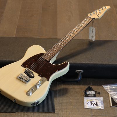 2002 Tom Anderson T-Classic Electric Guitar Swamp Ash Transparent Blonde + OHSC