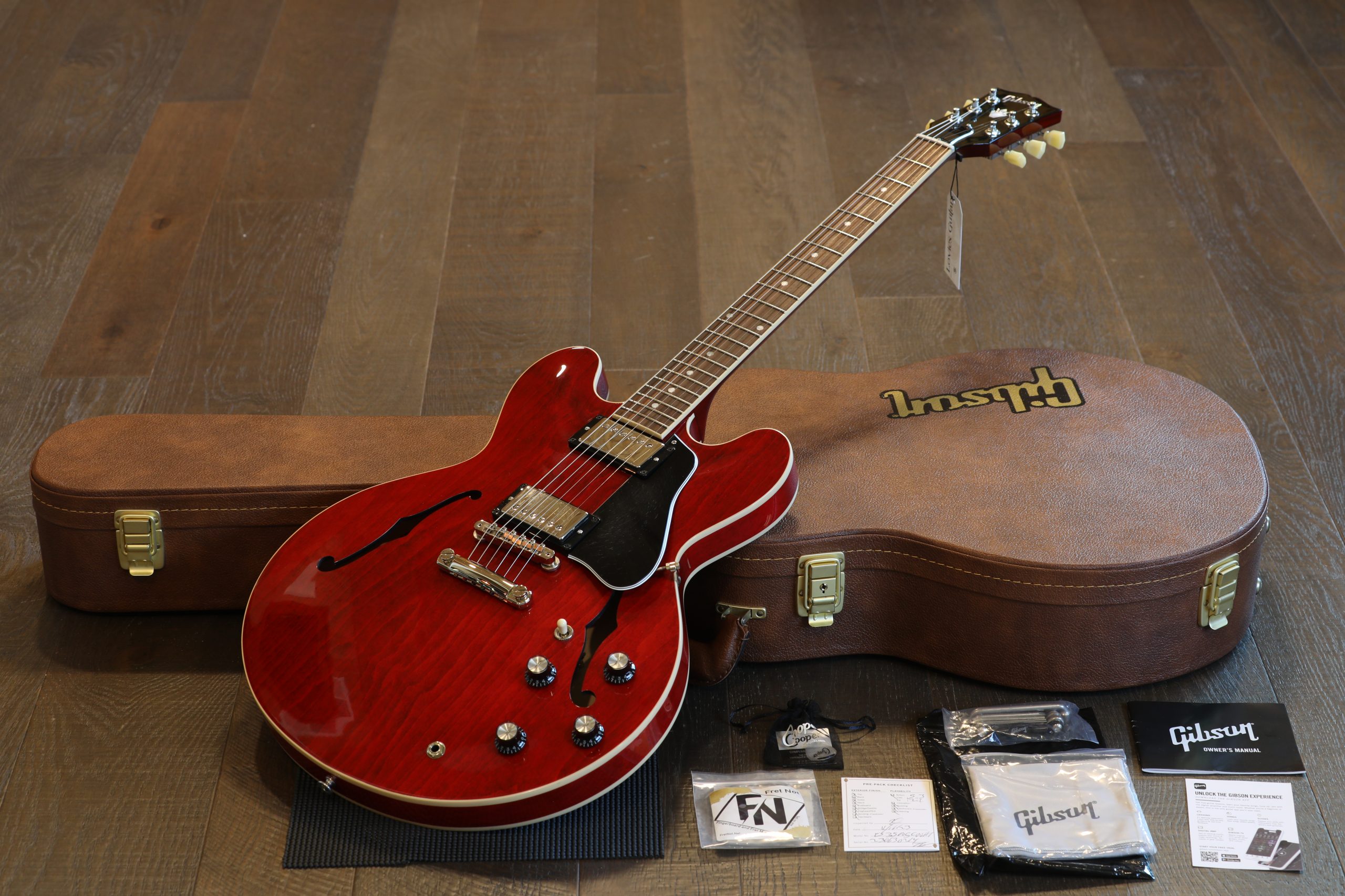 Minty! 2023 Gibson ES-335 Semi-Hollow Electric Guitar Cherry Red
