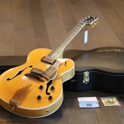 Unplayed! 2025 Heritage Standard Eagle Classic Hollow Body Electric Guitar Antique Natural + OHSC