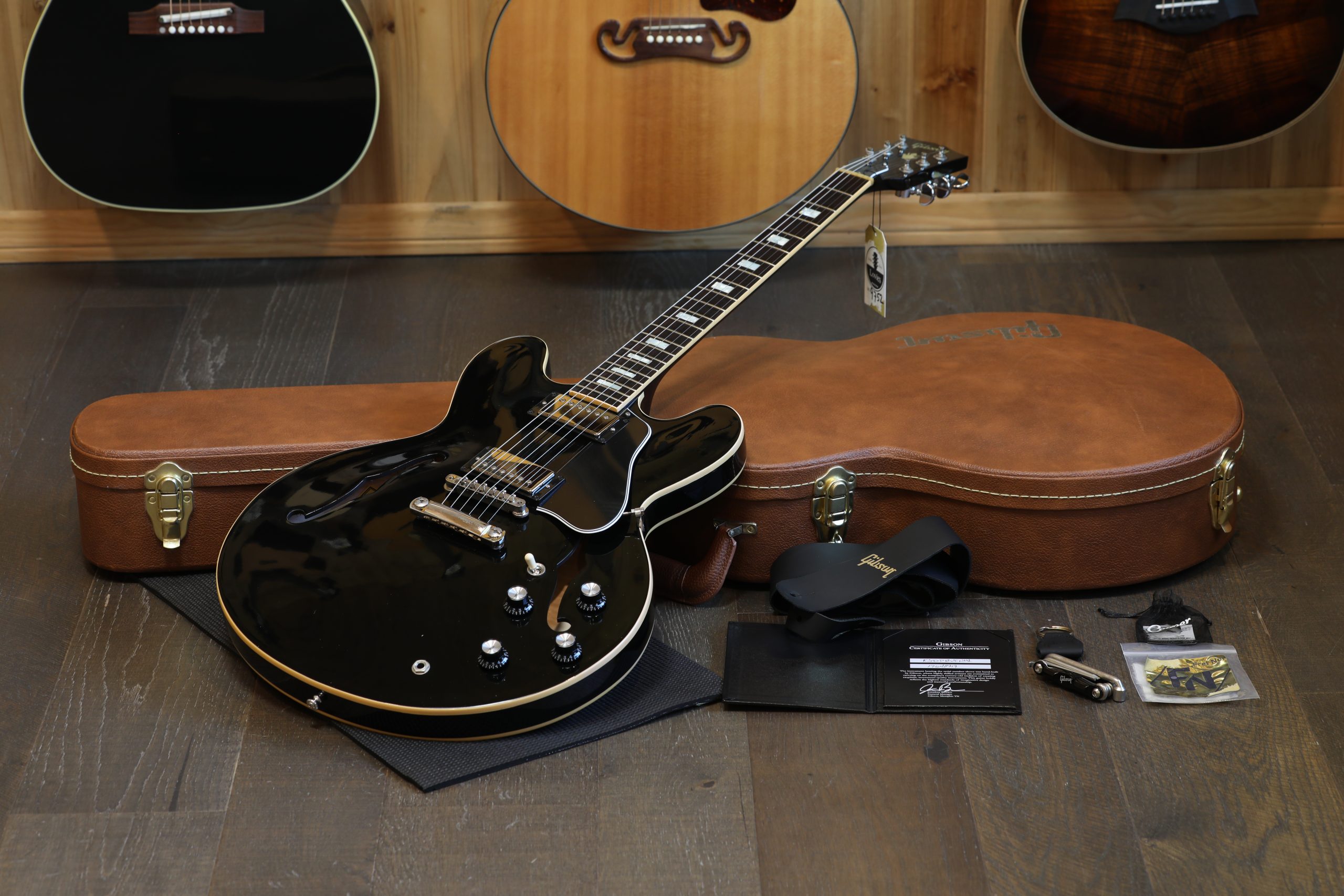 2018 Gibson Memphis ES-335 Semi-Hollow Electric Guitar Black Ebony