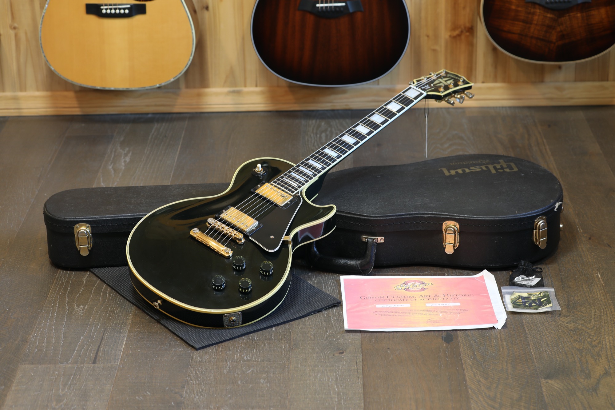 2004 Gibson Custom Shop Les Paul Custom Electric Guitar Black Ebony + COA OHSC