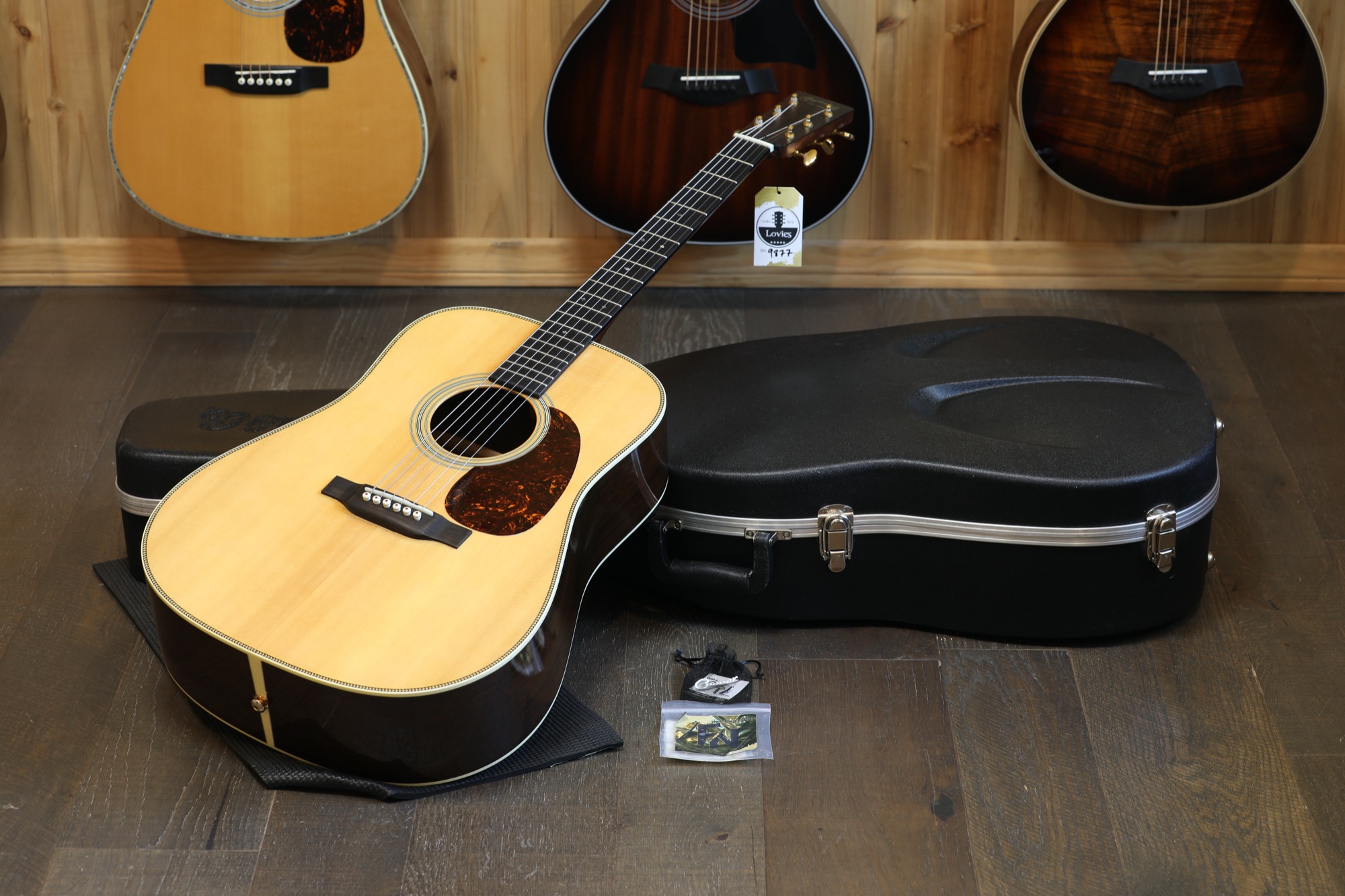 2020 Martin HD-28 Dreadnought Acoustic Guitar Natural + OHSC